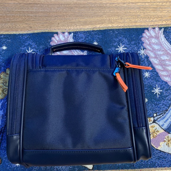 New Robert Graham Armageddon Max Hanging Toiletry Bag Navy Blue - Picture 5 of 16